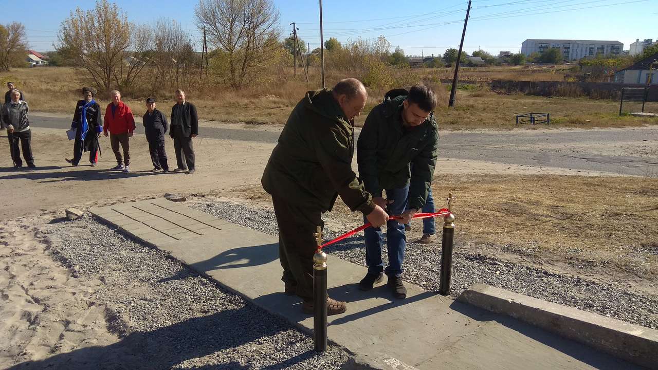 Бой волоконовский. Мэр поселка Пятницкое в Волоконовском районе. Глава поселка Пятницкое в Волоконовском районе. Начальник МЧС Пятницкое Волоконовского района.