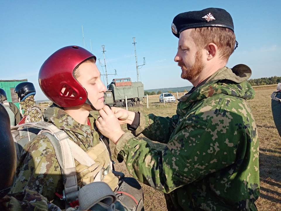 Руководитель патриотического клуба. Инструктор военно-патриотического клуба. ВПК Русич красная Яруга. Инструктор ВПК. Русич военно патриотический клуб Новоалтайск.