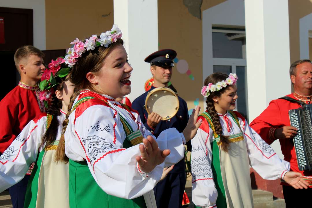 Маленькая культура. Культурная жизнь села. Дом культуры Яковлевское. Культура села Палисма. Большие и маленькие культура.