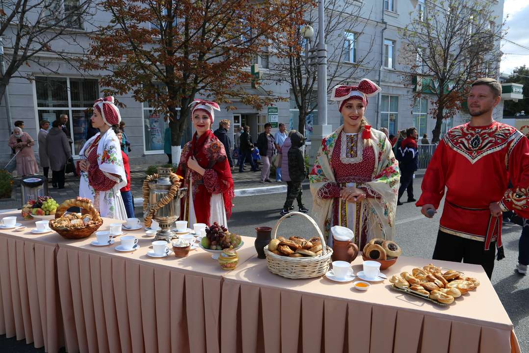 Свежие вакансии в старом осколе. Какие праздничные мероприятия в Старом Осколе. Ярмарка в Старом Осколе сегодня где находится. Цены с рыбной ярмарки в Старом Осколе сентябрь 2022.