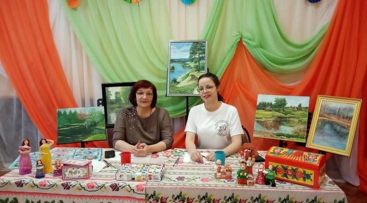 15.	Троицкие культработники губкинской территории провели мастер-класс по Городецкой росписи