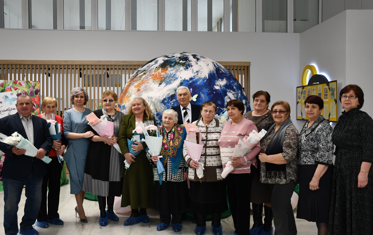 Алексеевка белгородская солнечный. Музей Алексеевка Белгородская сотрудники. Глава Алексеевки Белгородской области. ЦКР Солнечный Алексеевка. Совет женщин Алексеевка Белгородская.