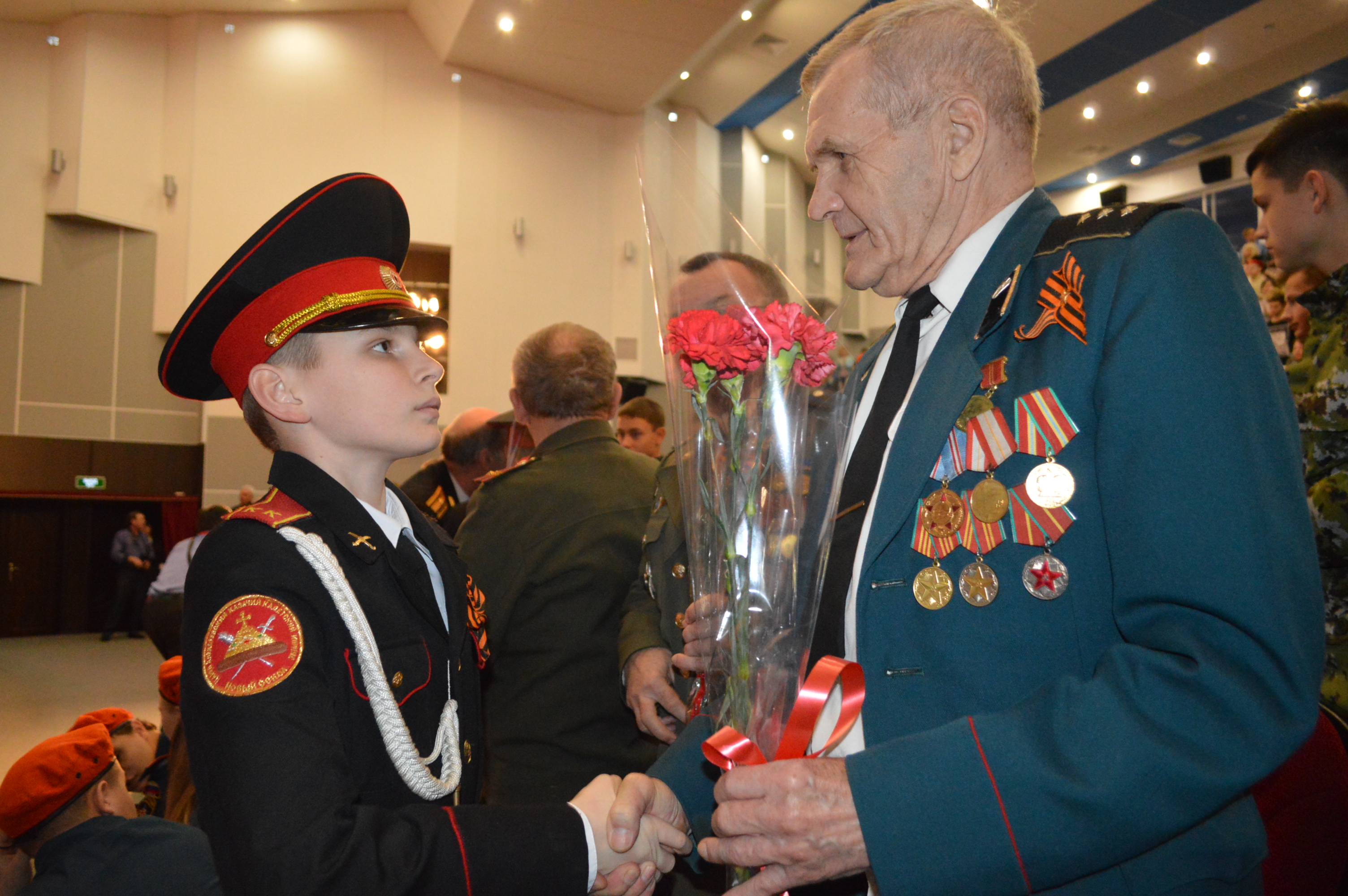 Новое отечество. Поздравление ветеранов войны в новом Осколе.