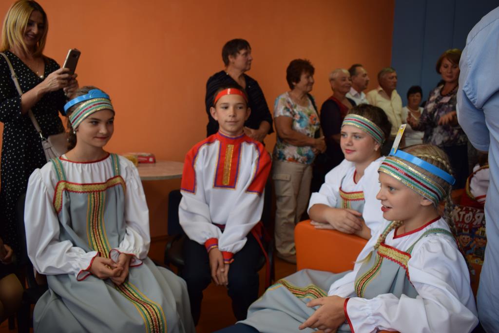 Погода бела. Село белый Колодезь Вейделевского района Белгородской школа. Белый Плес Вейделевский район. ЦКР белый Колодезь Вейделевский район. Белый Плес Белгородская область.