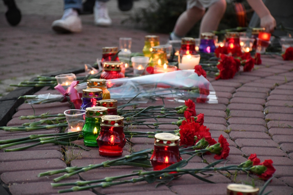 Фото акции свеча памяти в окне