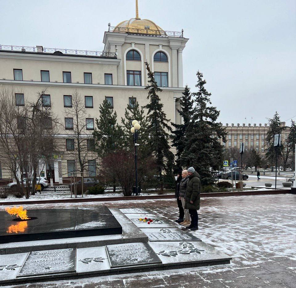 Исполнительный аппарат Ассоциации возложил цветы к мемориальному комплексу  «Вечный огонь» в рамках праздника - Дня защитника Отечества! | 22.02.2024 |  Белгород - БезФормата